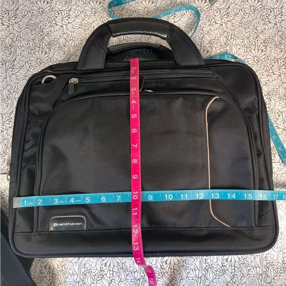 Brenthaven Black Padded Laptop Computer Messenger Crossbody Travel Bag